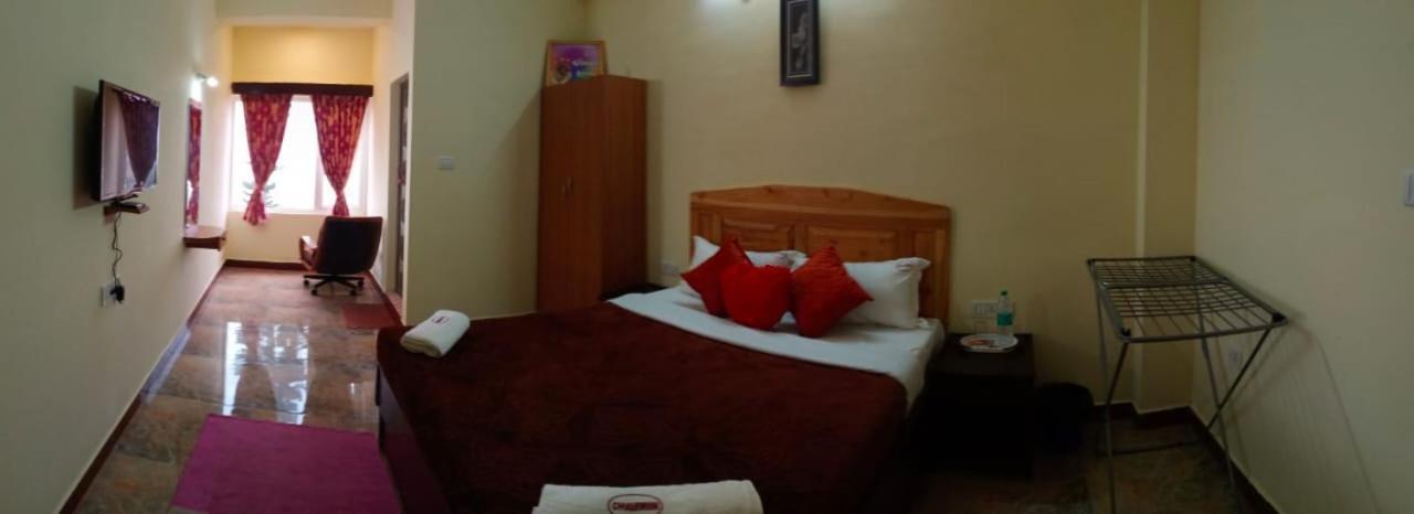 Le Charmin Bed and Breakfast Kodaikanal Buitenkant foto